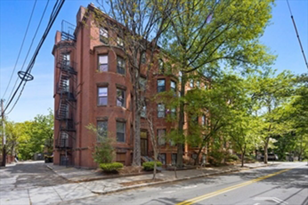GMRE reps. seller in $5.2 million  sale of fully-leased nine-unit property